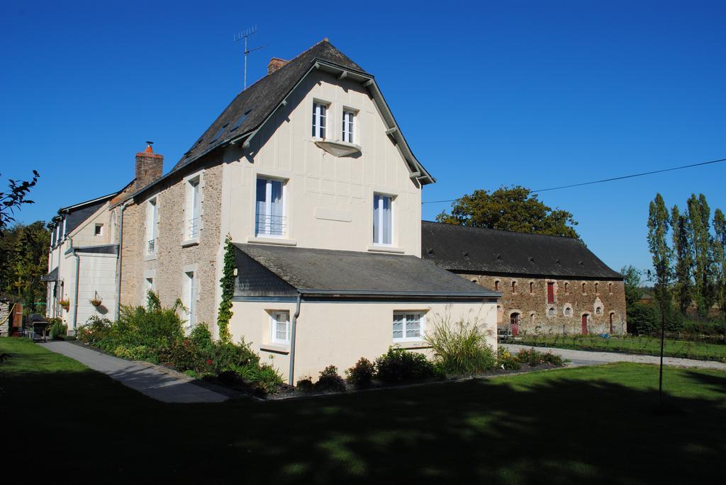 Le Manoir De La Vieille Douve Bed & Breakfast Bourg-d'Ire Dış mekan fotoğraf